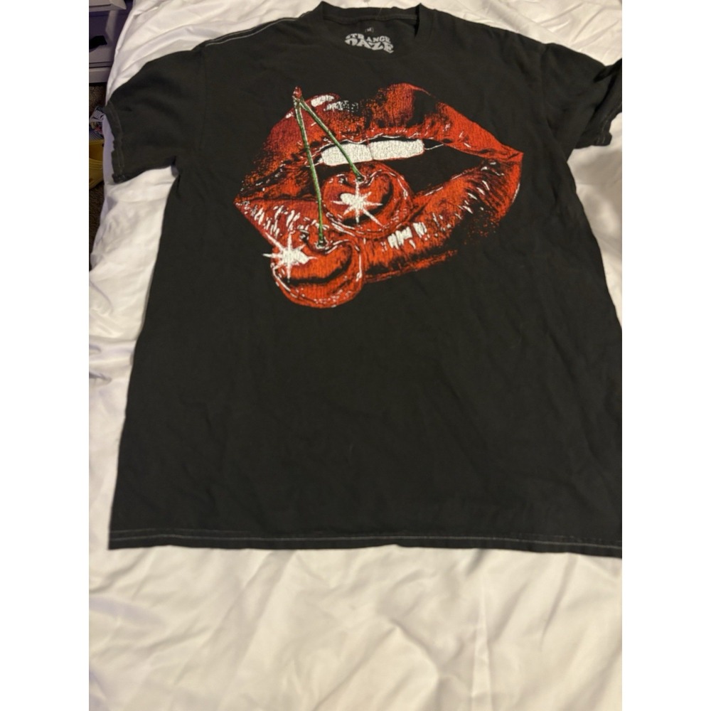 Strange Daze Black Crew Neck Graphic Logo Short Sleeve T-Shirt Medium 237